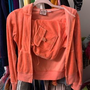 PEACH SHORT TRACKSUIT SET 🍑🧡